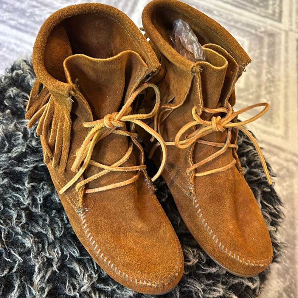 Minnetonka fringe boots short trapper montline brown 7 vintage leather suede